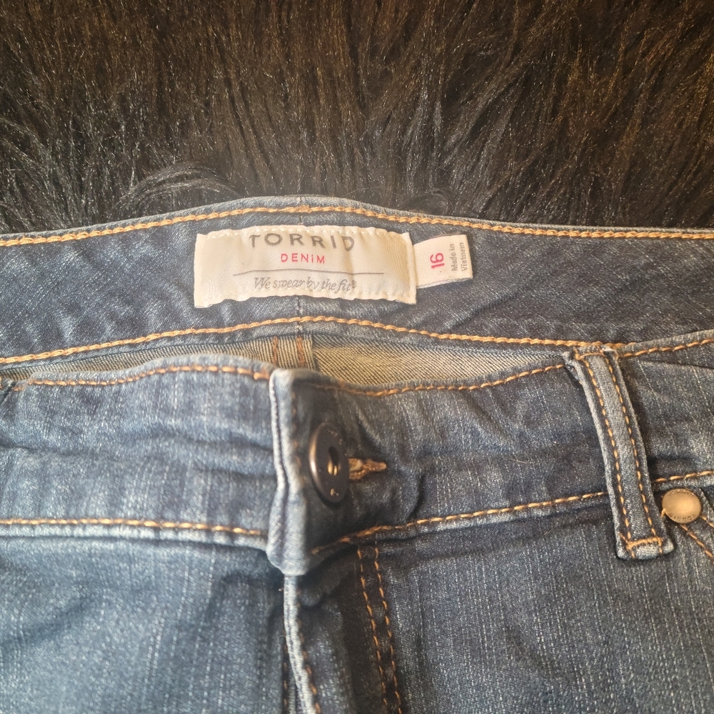 Torrid Shorts - Picture 2 of 2